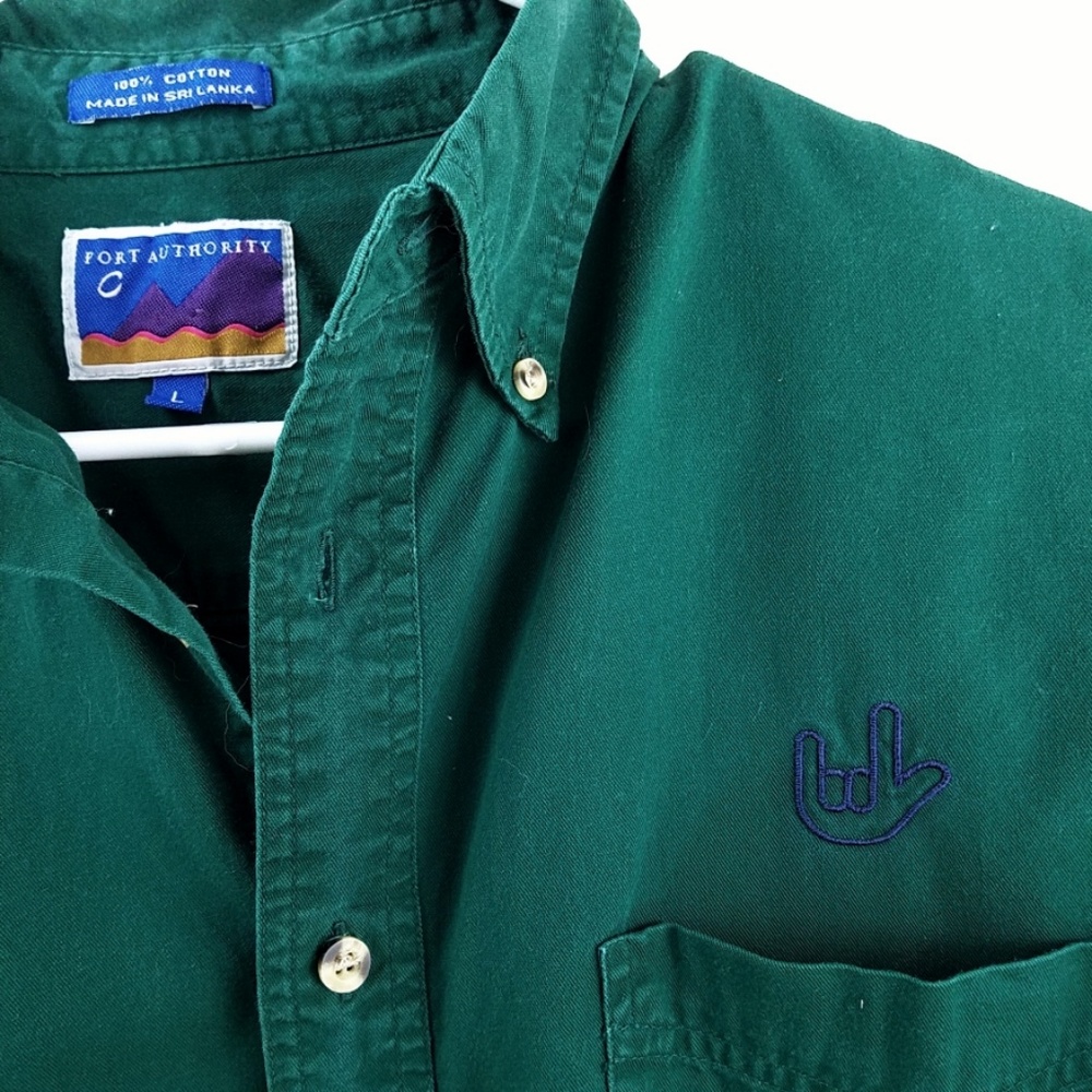 Vintage Rock On / Sign of the Horns Button Down